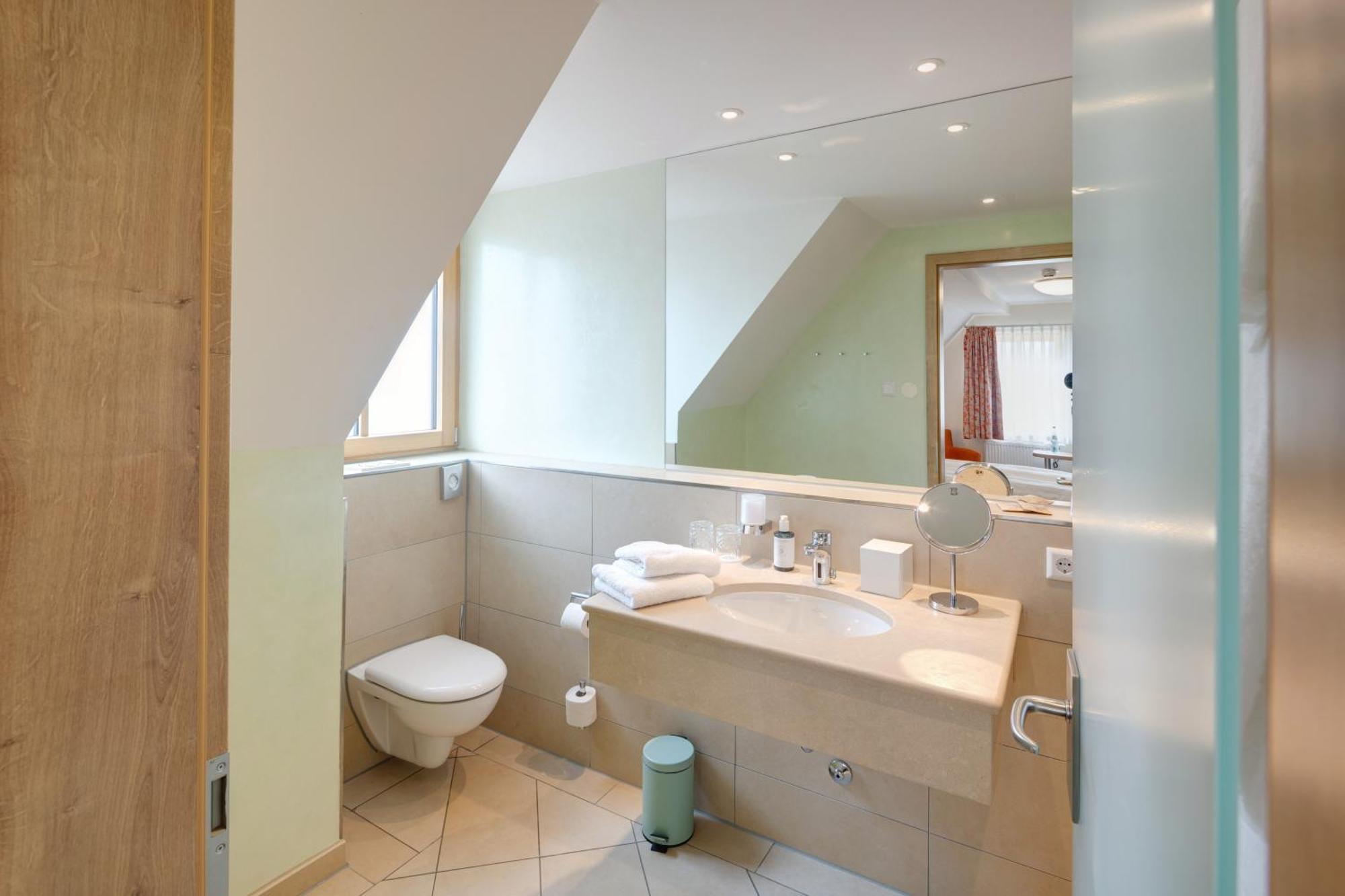 Landhotel Steigenhaus Untermunkheim Екстериор снимка