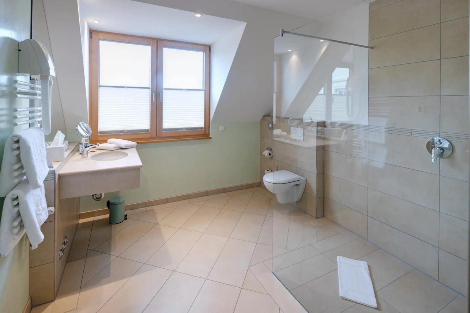 Landhotel Steigenhaus Untermunkheim Екстериор снимка